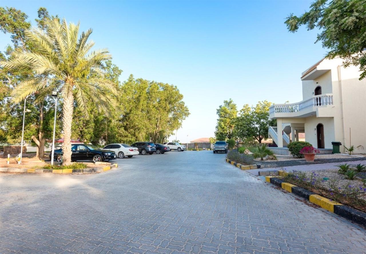 Barracuda Resort Umm al-Quwain Exteriör bild