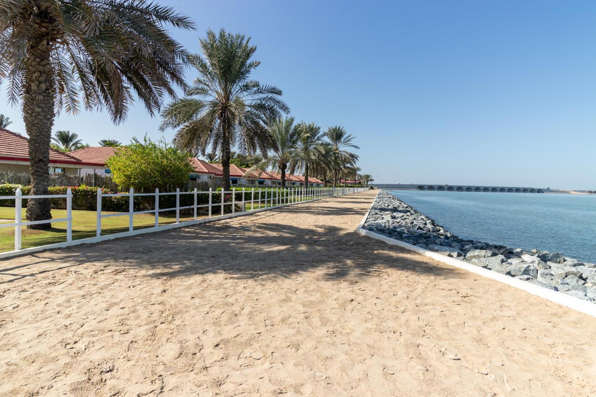Barracuda Resort Umm al-Quwain Exteriör bild