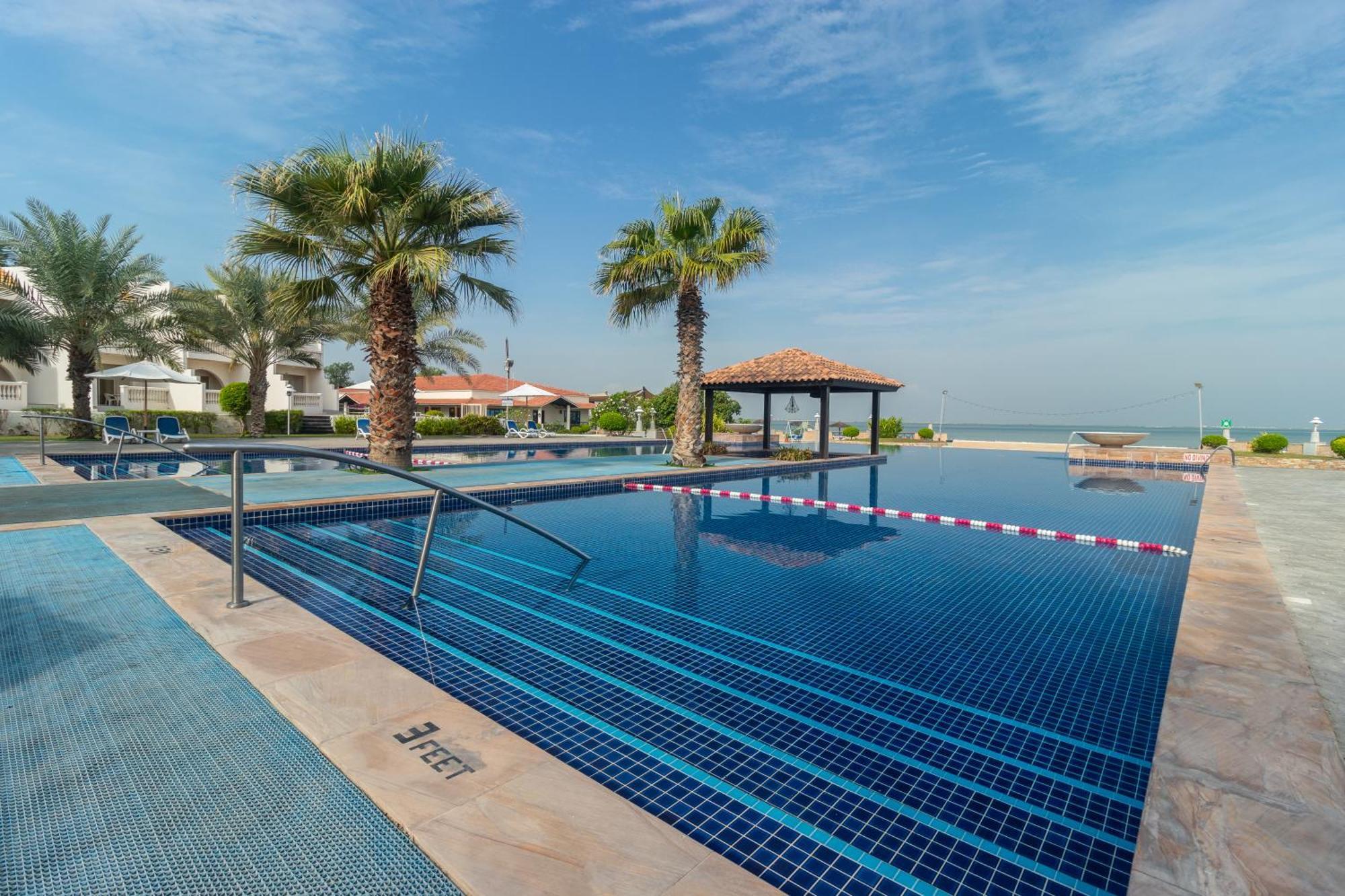 Barracuda Resort Umm al-Quwain Exteriör bild